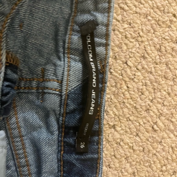 VOLCOM SHORTS!! - Picture 4 of 4